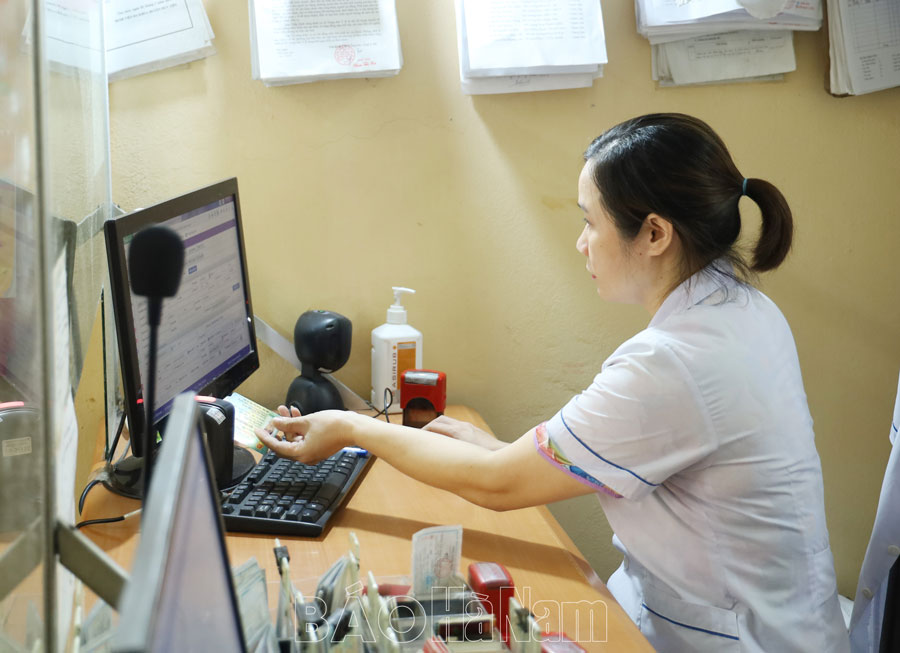 Khám chữa bệnh bảo hiểm y tế bằng căn cước công dân gắn chíp tại Duy Tiên