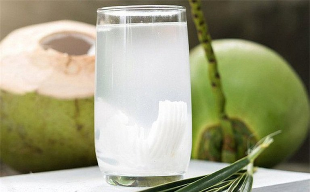 Uống nước dừa tươi có công dụng gì