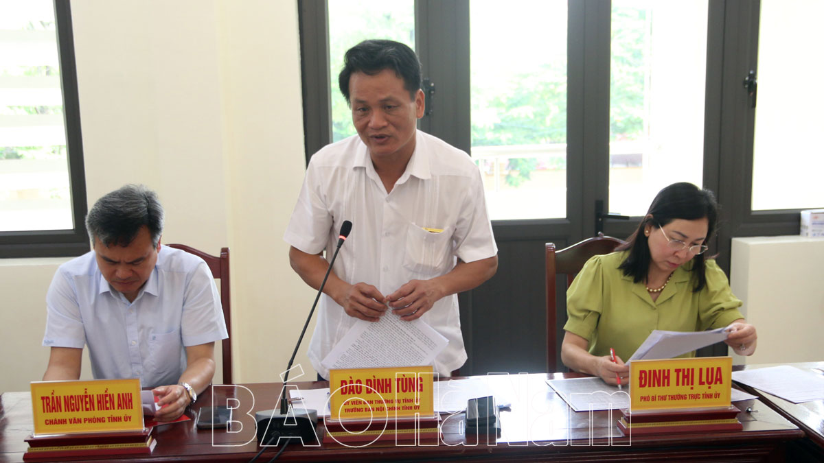 Đồng chí Bí thư Tỉnh ủy Lê Thị Thủy tiếp công dân định kỳ tháng 82023