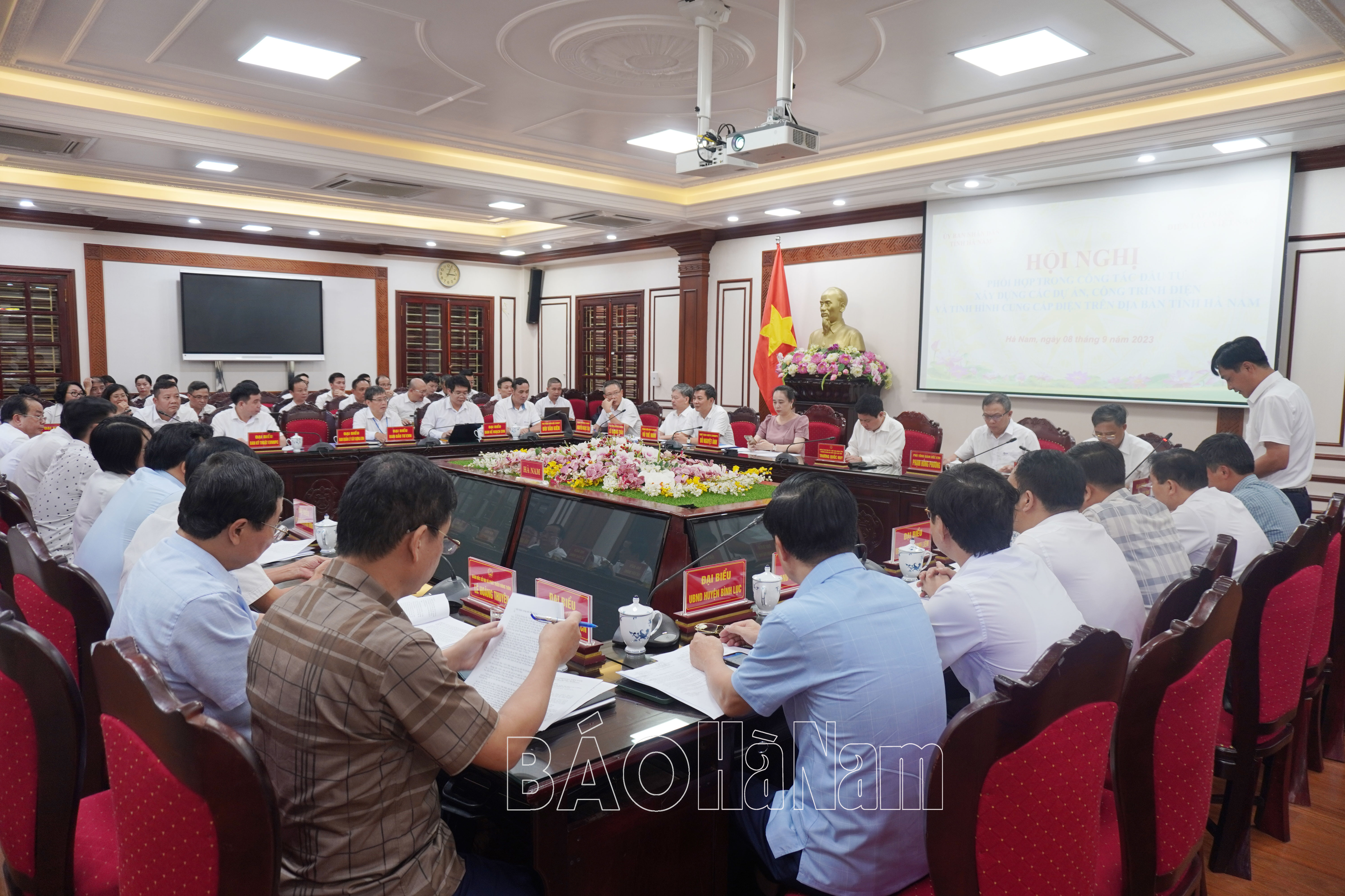       Tập đoàn Điện lực Việt Nam làm việc với UBND tỉnh