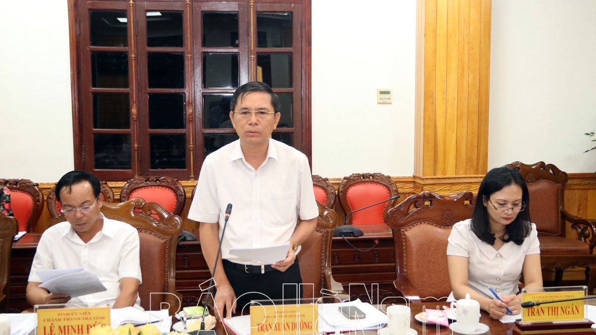 Đồng chí Bí thư Tỉnh uỷ Lê Thị Thủy làm việc với bí thư các huyện uỷ thị uỷ thành uỷ và thủ trưởng một số cơ quan đơn vị