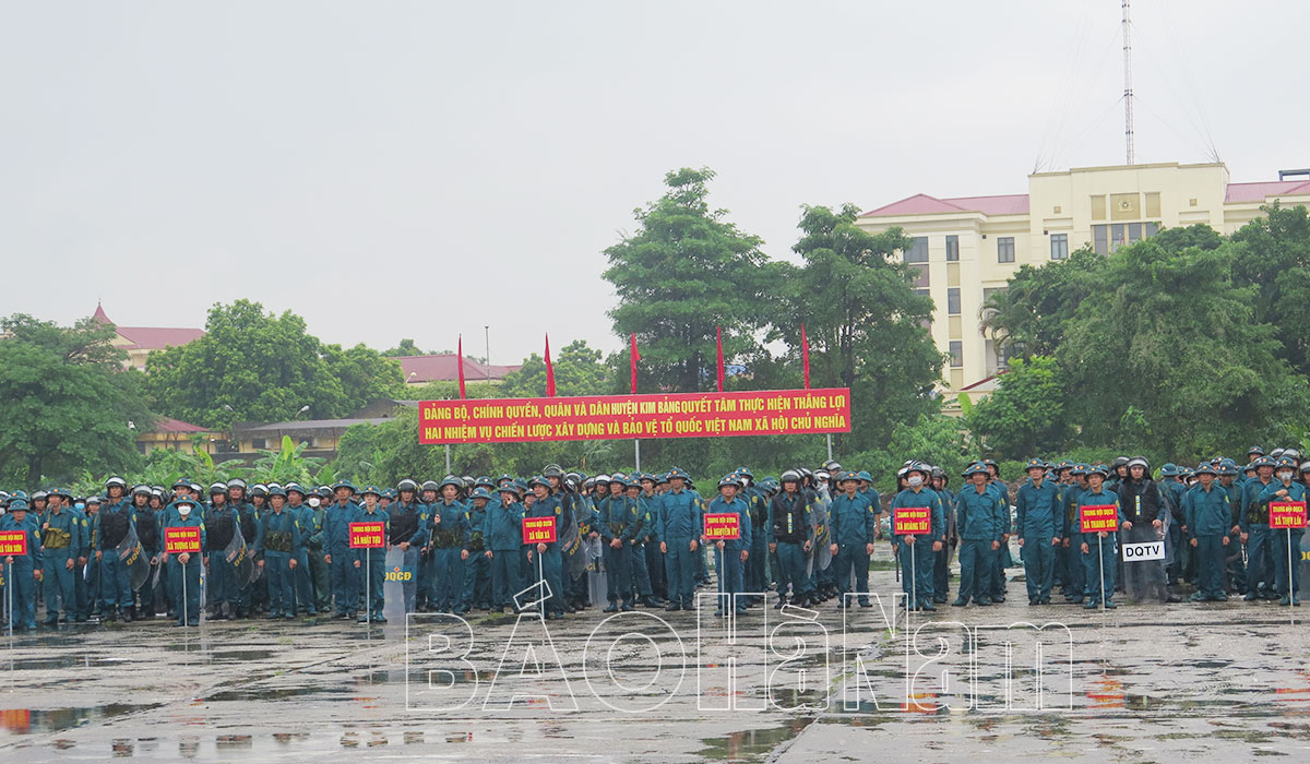 Huyện Kim Bảng kiểm tra sẵn sàng chiến đấu lực lượng dân quân cơ động