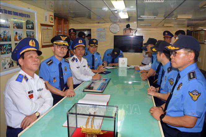 Lực lượng Bảo vệ bờ biển Hàn Quốc thăm và giao lưu tại Bộ Tư lệnh Vùng Cảnh sát biển 1