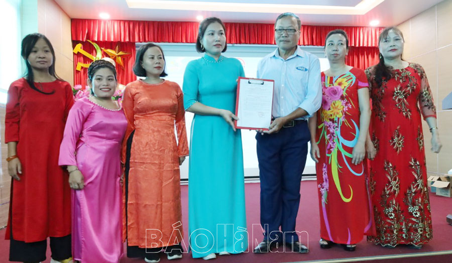  Hội Liên hiệp Phụ nữ  thị xã Duy Tiên ra mắt Câu lạc bộ “Phụ nữ khuyết tật”