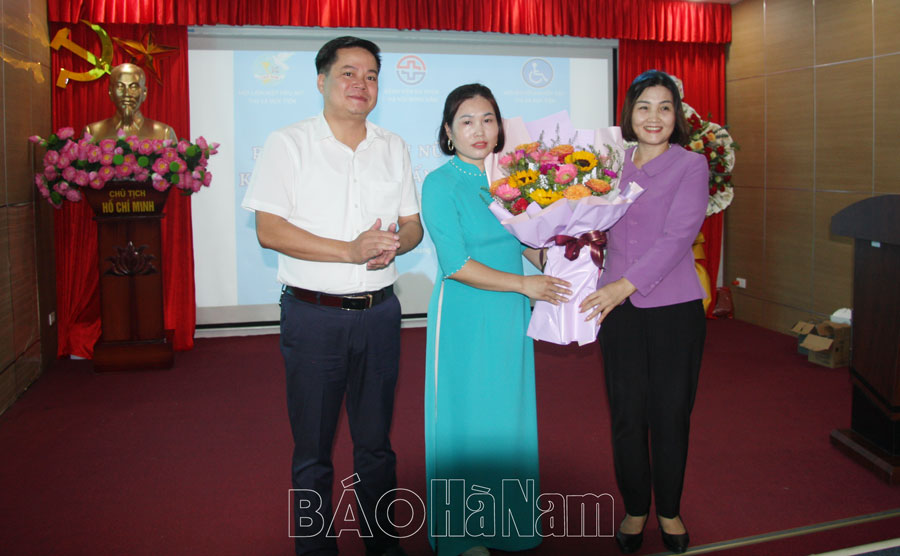  Hội Liên hiệp Phụ nữ  thị xã Duy Tiên ra mắt Câu lạc bộ “Phụ nữ khuyết tật”
