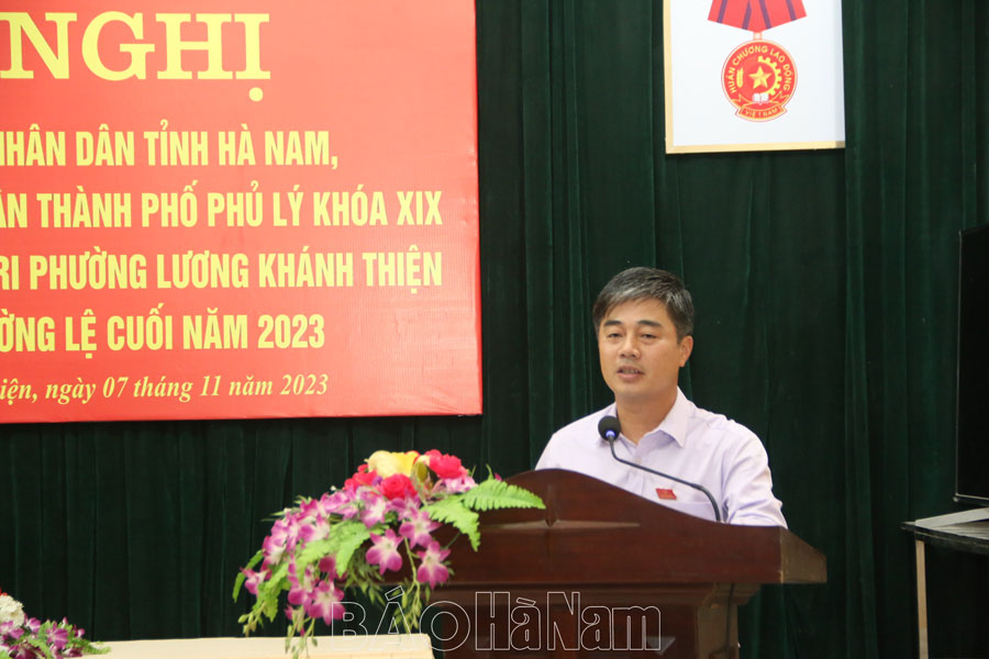 Đồng chí Bí thư Tỉnh ủy Chủ tịch HĐND tỉnh Lê Thị Thủy tiếp xúc cử tri phường Lương Khánh Thiện Phủ Lý