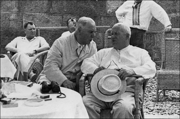Khrushchev và Kennedy đã thư từ bí mật như thế nào để ngăn chặn ngày tận thế hạt nhân