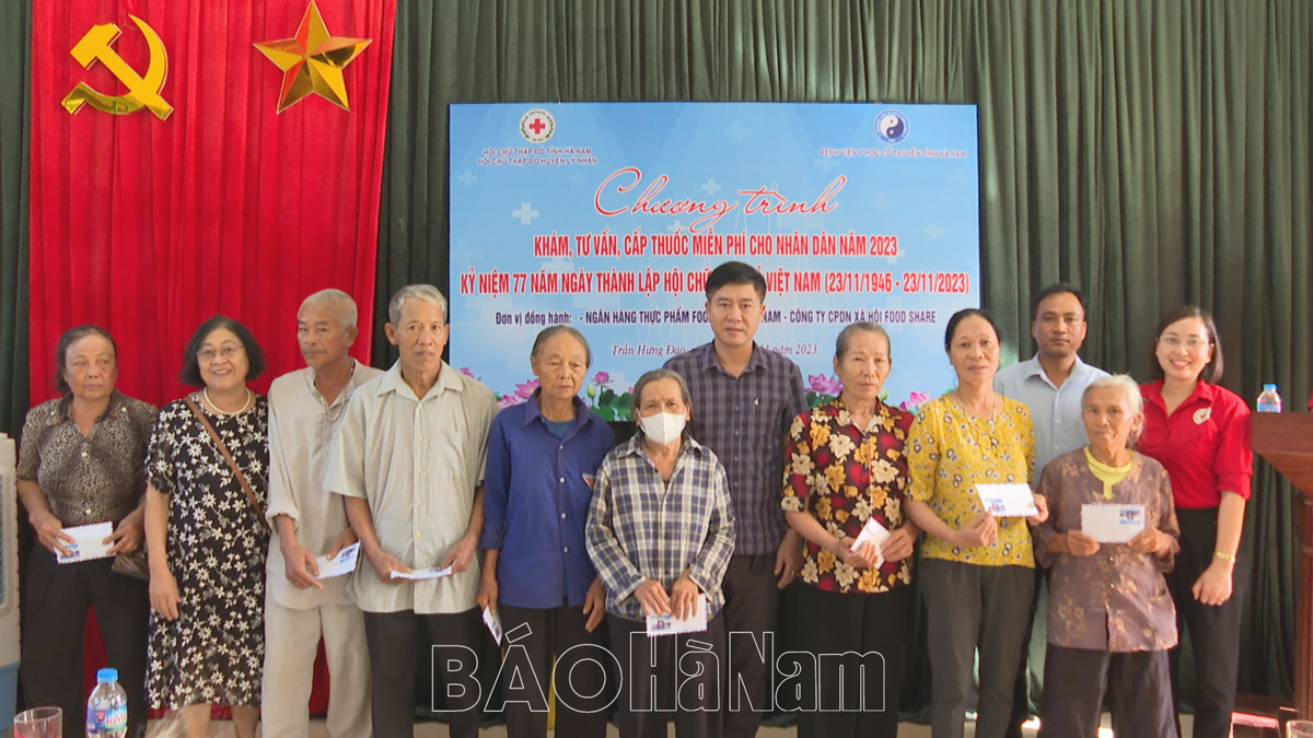 Khám tư vấn cấp thuốc miễn phí cho nhân dân xã Trần Hưng Đạo