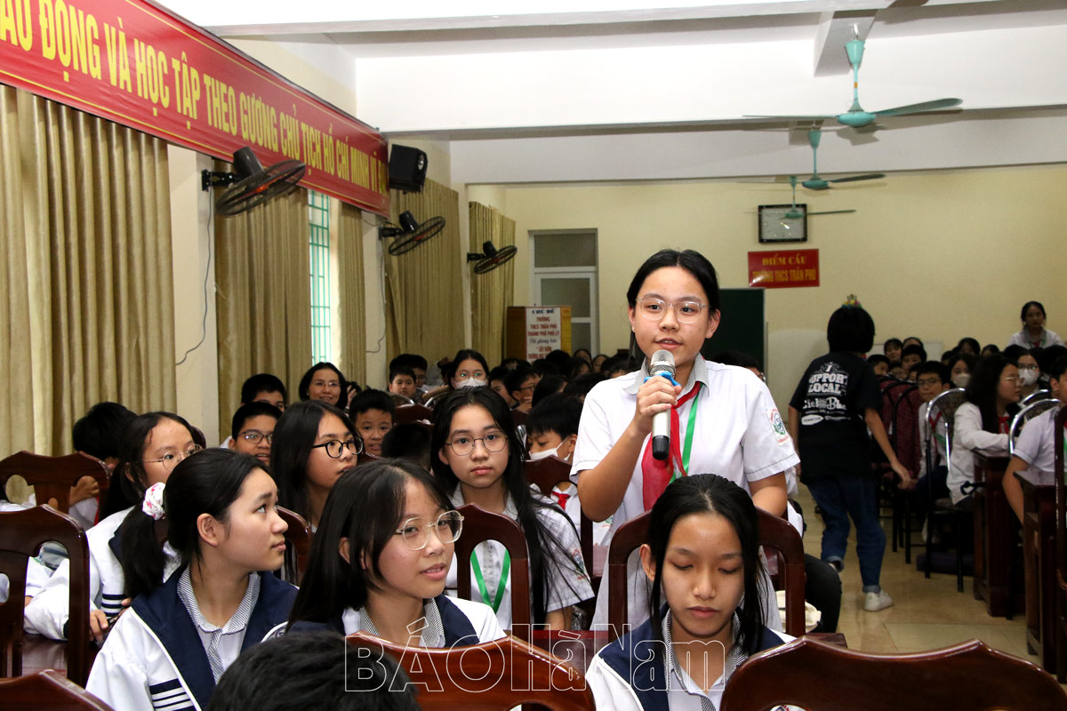 Chú trọng giáo dục kỹ năng sống cho học sinh ở trường THCS Trần Phú
