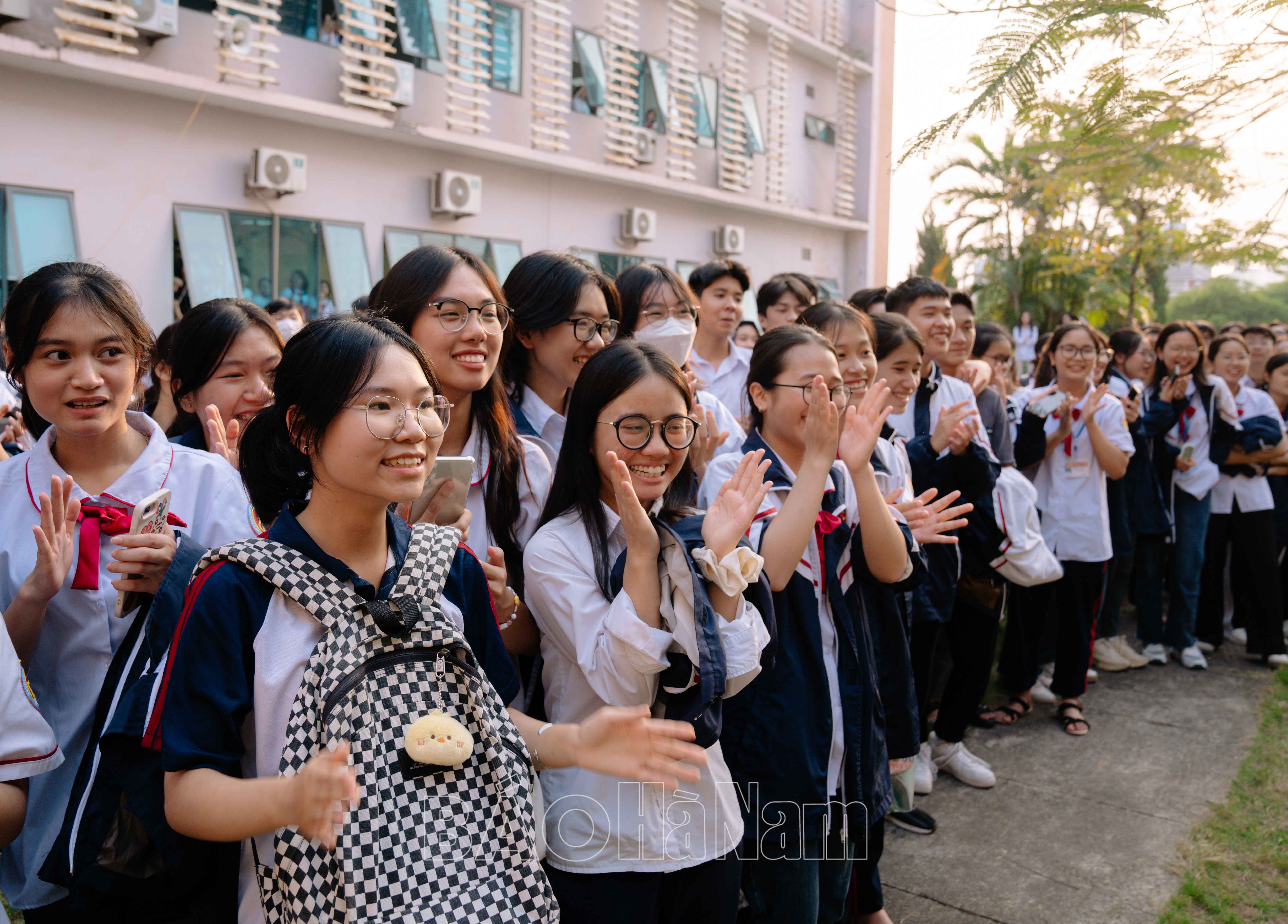 Học sinh THPT Chuyên Biên Hòa hào hứng trải nghiệm kỹ năng phòng cháy chữa cháy