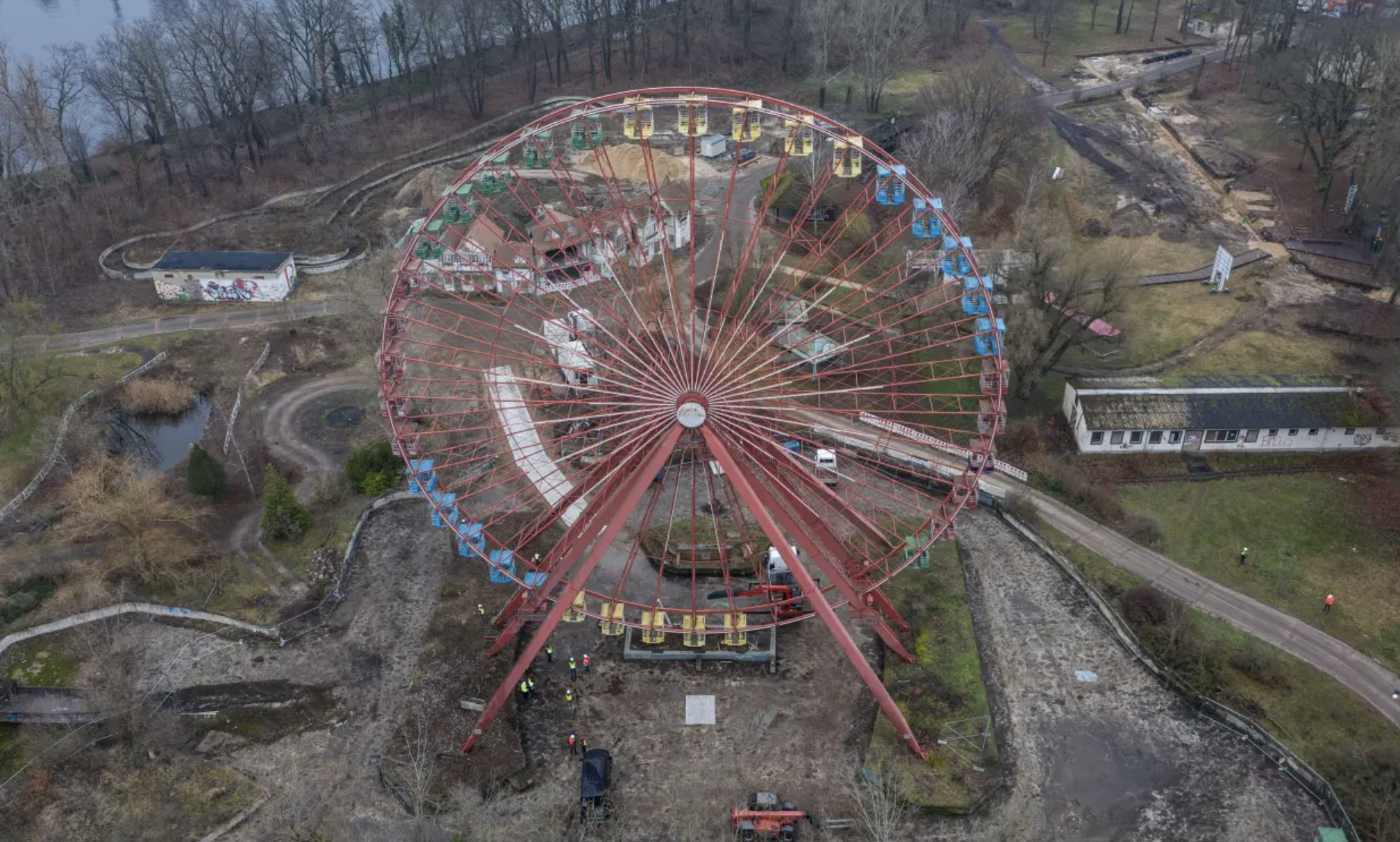 Bên trong công viên ma bỏ hoang từng đón hàng triệu lượt khách ở Đức