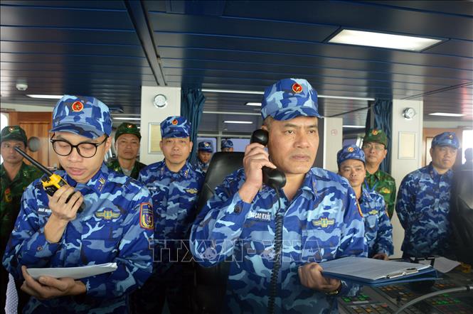 Cảnh sát biển Việt Nam và Trung Quốc Xây dựng một vùng biển hòa bình ổn định tôn trọng pháp luật