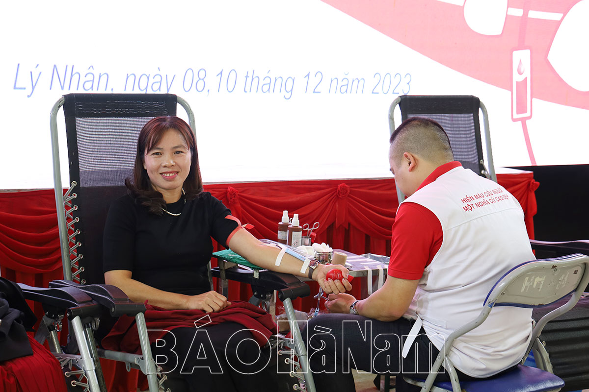 Lý Nhân hiến tặng 319 đơn vị máu trong ngày đầu hưởng ứng Lễ hội Xuân hồng năm 2024