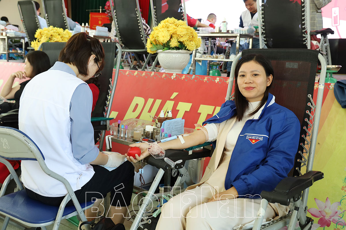 Lý Nhân hiến tặng 319 đơn vị máu trong ngày đầu hưởng ứng Lễ hội Xuân hồng năm 2024