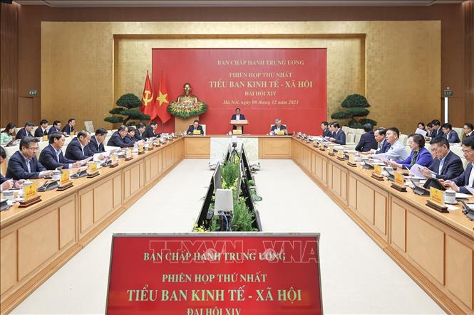 Thủ tướng chủ trì phiên họp Tiểu ban Kinh tế  Xã hội Đại hội XIV