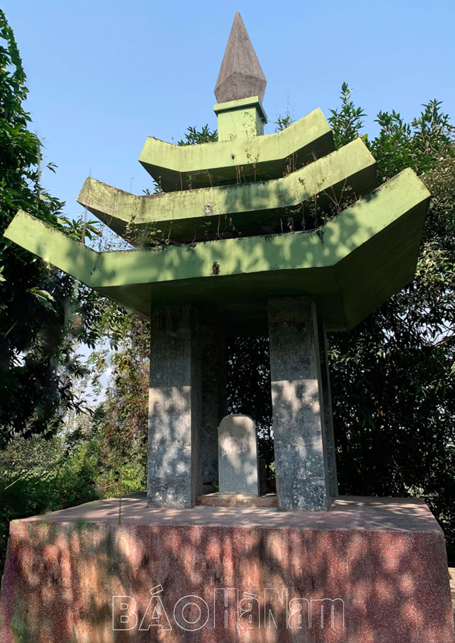 Độc đáo kiến trúc mộ nhà thơ Nguyễn Khuyến