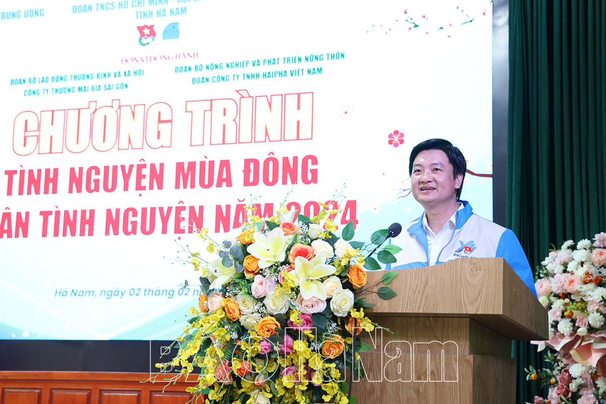 Đồng chí Phó Bí thư Thường trực Tỉnh ủy Đinh Thị Lụa dự Chương trình “Tình nguyện mùa đông xuân tình nguyện 2024” tại xã Liêm Túc