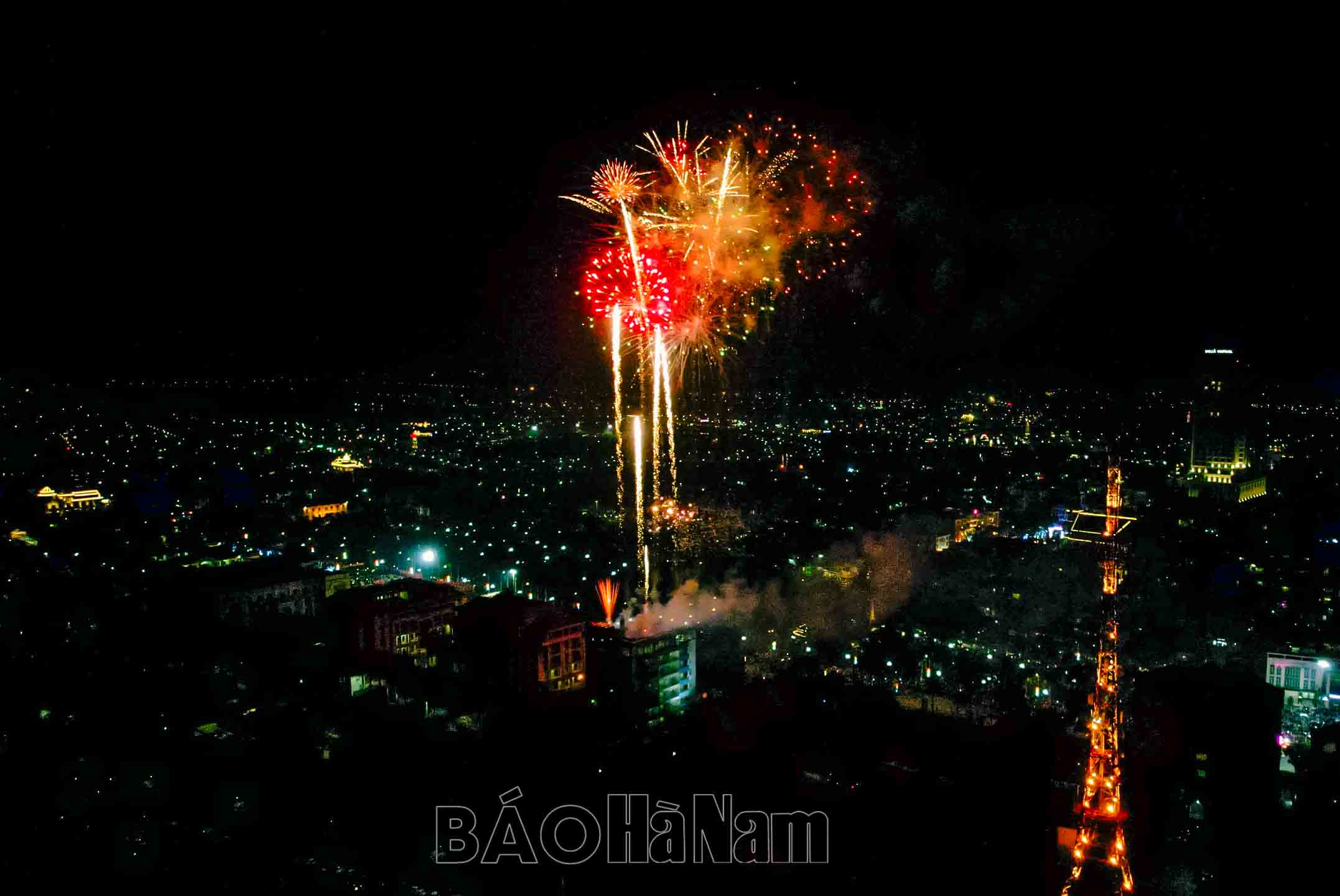 Hà Nam tưng bừng pháo hoa chào đón năm mới Giáp Thìn