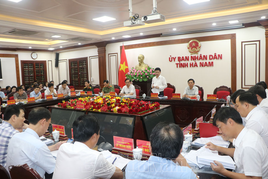 UBND tỉnh thảo luận các nội dung trình HĐNĐ tỉnh tại kỳ họp thường lệ năm 2024