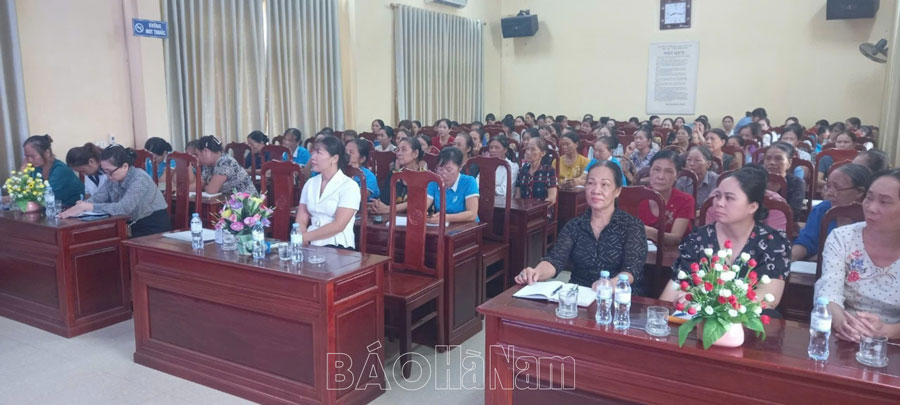 Bồi dưỡng nghiệp vụ công tác hội cho gần 700 cán bộ phụ nữ