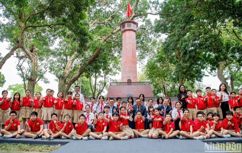Triển lãm tương tác Cột cờ Hà Nội Khơi dậy niềm tự hào và tình yêu Thủ đô