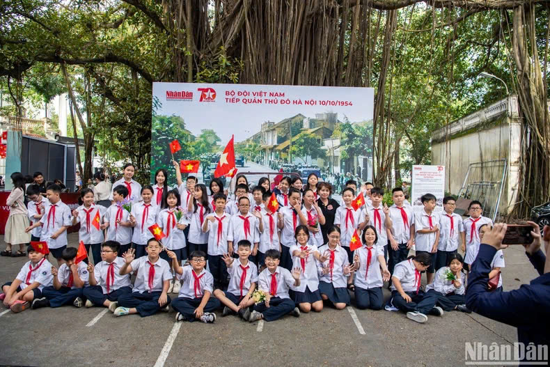 Triển lãm tương tác Cột cờ Hà Nội Khơi dậy niềm tự hào và tình yêu Thủ đô