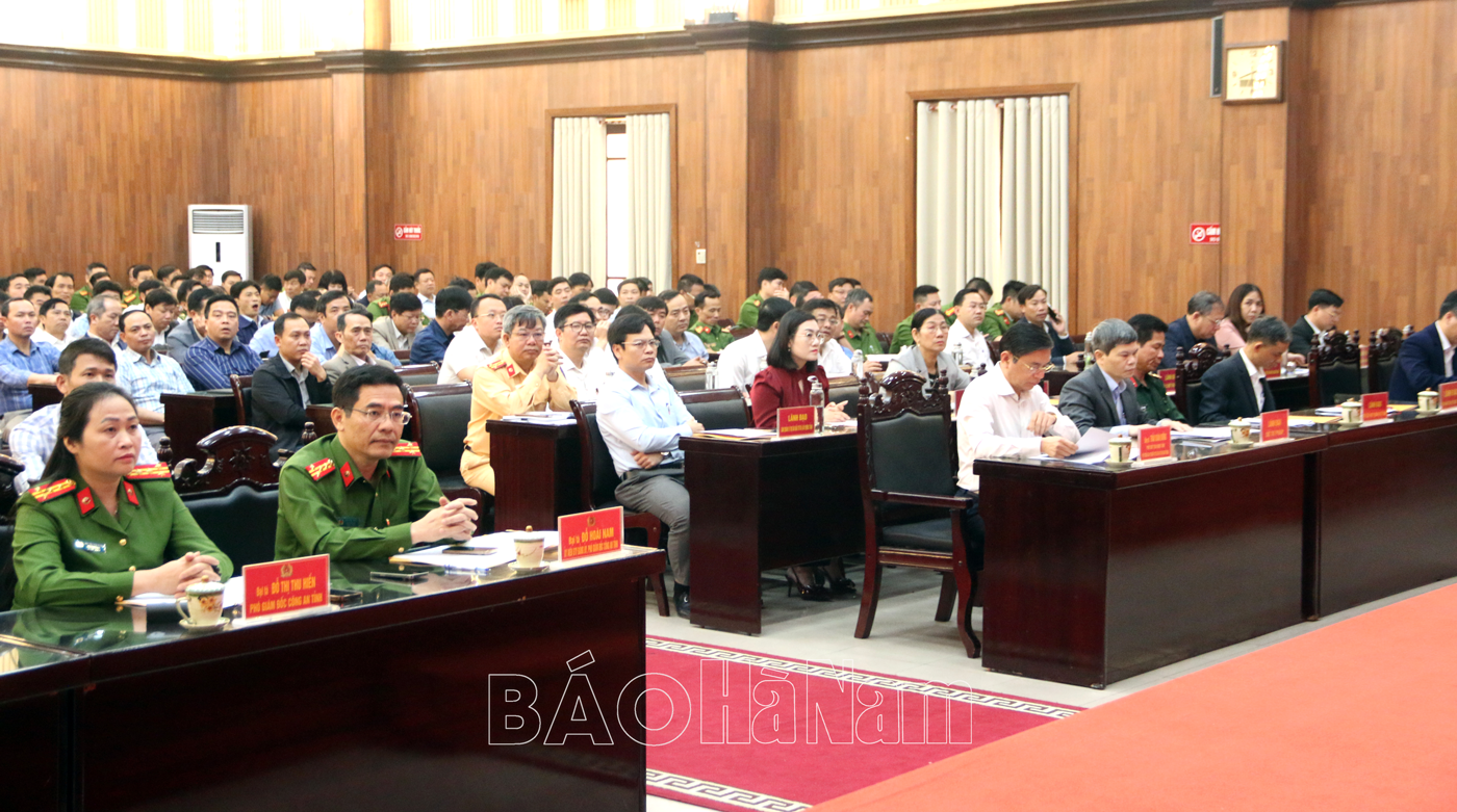 Hội nghị bàn giải pháp kiềm chế và làm giảm tai nạn giao thông