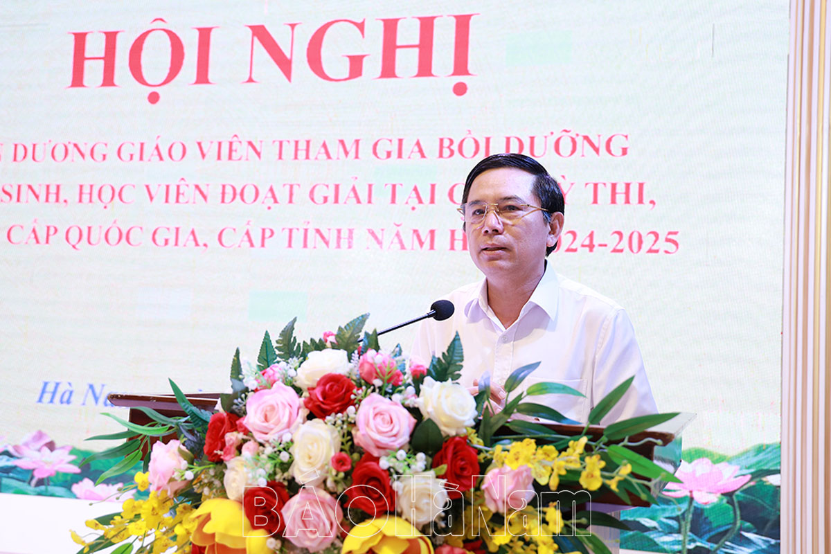 Tuyên dương giáo viên tham gia bồi dưỡng và học sinh học viên đoạt giải tại các kỳ thi cuộc thi năm học 2024  2025